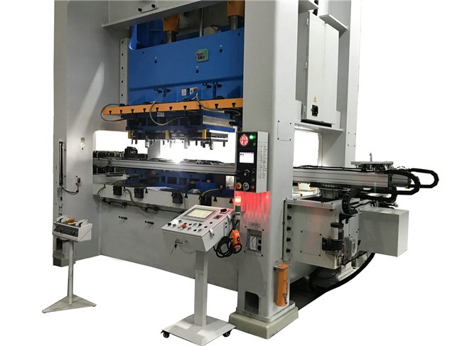 沖床三次元機械手：提升生產(chǎn)效率、降低成本、保障質(zhì)量的利器